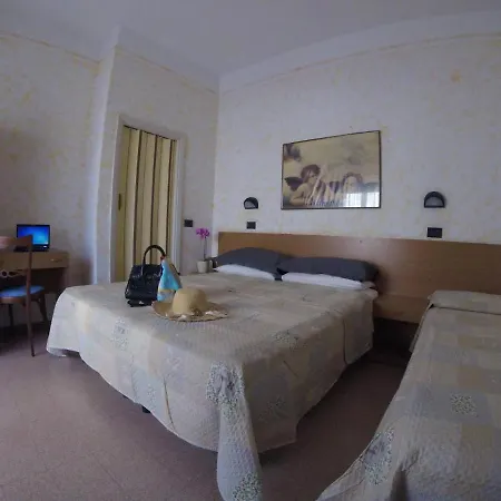 Albergo Rondine * Rimini